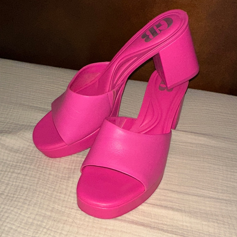 Gianni Bini pink heels